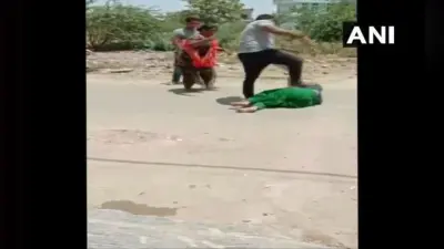 कर्ज नहीं चुकाने पर महिला को लात-घूसों से पीटा, अस्पताल में भरती