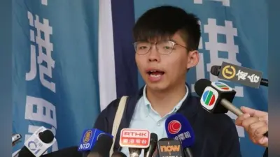 Hong Kong की नेता इस्तीफा दें : कार्यकर्ता जोशुआ वोंग