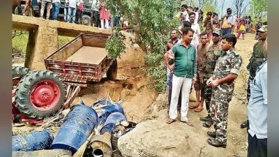चतरा : दो ट्रैक्टर भिड़े तीन की मौत, नौ घायल