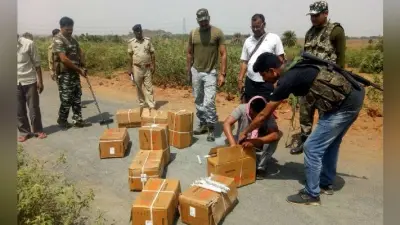 क्या गोमो को दहलाने की है साजिश ? दस पेटी जिलेटीन बरामद, एक सप्ताह पहले भी इलाके से पकड़ाया था विस्फोटक