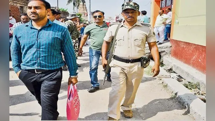 पौ फटते ही एनआइए ने दी दस्तक, दिन भर चली कार्रवाई