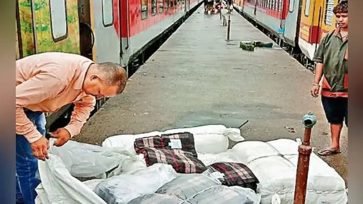रांची : यात्रियों को मिला नया कंबल, अन्य ट्रेनों में भी कंबल, बेडशीट व तकिये जल्द बदले जायेंगे