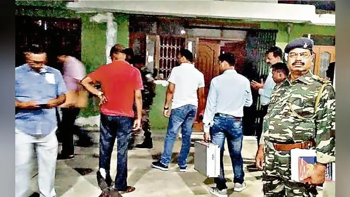 कांके में पूर्व राजस्व कर्मी की घर में घुस कर हत्या, पुत्र व पुत्री से मिलने बेंगलुरु गयी मृतक की पत्नी