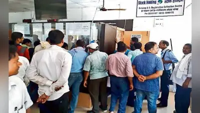 स्टांप पेपर आउट ऑफ स्टॉक इ-स्टांप भी मिलना मुश्किल