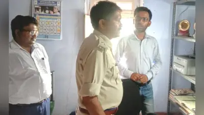 धनबाद : चलकुशा झारखंड ग्रामीण बैंक में लाखों रुपये की डकैती, बंदूक दिखाकर लूटा पैसा