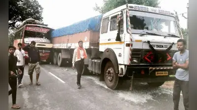 गुमला : जयबाला बस ने खड़े ट्रक में मार दी टक्कर, मां-बेटी की मौत, 20 यात्री घायल