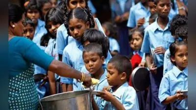 मुस्लिम बहुल स्कूलों में अलग भोजन कक्ष बनाने के निर्देश पर मचा बवाल