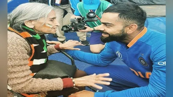 कोहली ने 87 साल की बुजुर्ग महिला प्रशंसक को मैच टिकट देने का किया वादा