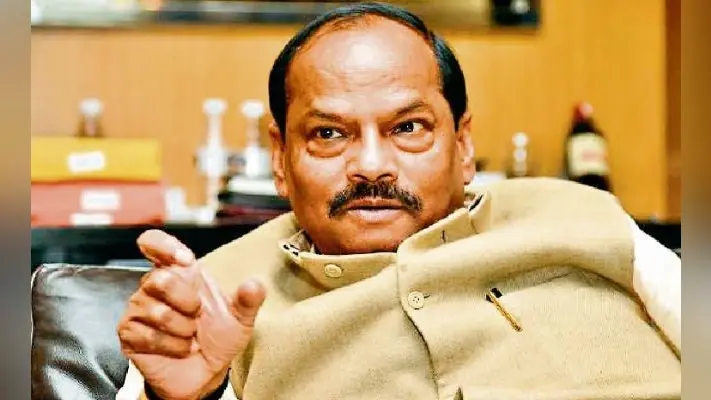 रांची : सीएम रघुवर दास ने कहा-अभियान चलाकर मजदूरों का करें निबंधन, तीन हजार मिलेगी पेंशन