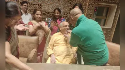 उत्तराखंड भ्रातृ संघ ने धौनी के माता-पिता के साथ उनके घर पर मनाया जन्मदिन