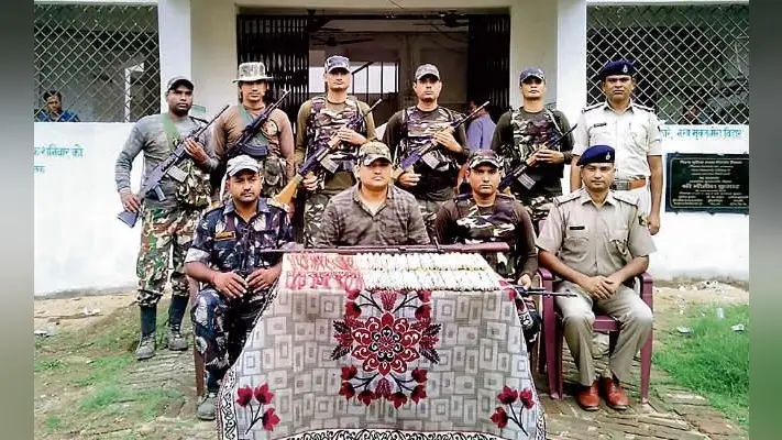 नवादा में राइफल, डेटोनेटर और पावरजेल बरामद