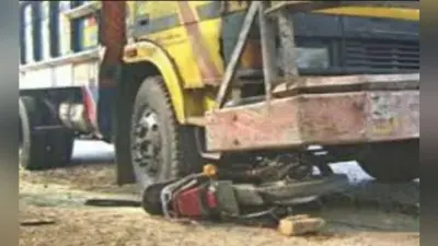 ट्रक व बाइक की टक्कर में भाई की मौत, बहन घायल