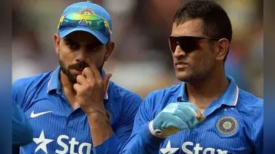 विराट और धौनी की मिठाई से बनायी प्रतिमा