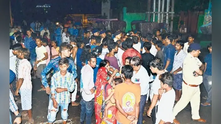 पटना : यारपुर में दो झोंपड़ियों पर गिरी बीएसएनएल की दीवार, दो बच्चों की मौत, पांच घायल