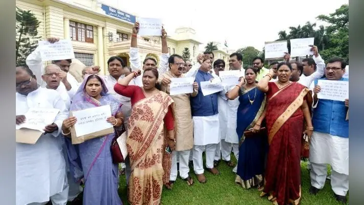 मॉनसून सत्र : विपक्षी दलों के सदस्यों का हंगामा, RJD विधायक ने दी इस्तीफे की धमकी, …जानें क्या है मामला?
