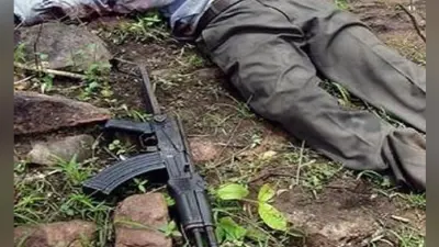 मध्यप्रदेश : मुठभेड़ में दो इनामी नक्सली ढेर, तीन फरार