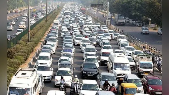 उल्टाडांगा फ्लाइओवर से आवागमन बंद होने से चरमरायी ट्रैफिक व्यवस्था