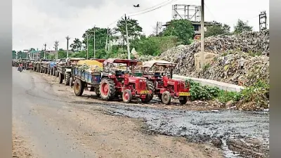 रांची : झिरी में ट्रैक्टर मालिकों ने की हड़ताल, नहीं उठाया कचरा