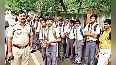 रांची : सुरेंद्रनाथ स्कूल की बस में शॉर्ट सर्किट से निकलने लगा धुआं