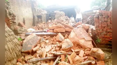 सीतामढ़ी : भारी बारिश से मकान की छत गिरने से महिला और दो बेटियों की मलबे में दब कर मौत