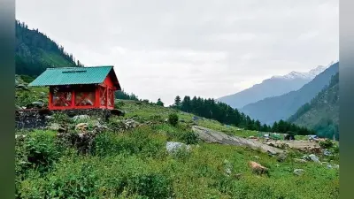 कसोल की हरियाली और फ्यूजन कल्चर