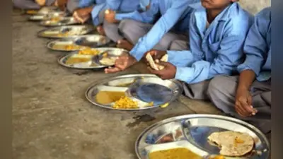 मिड-डे मील खाने से 3 साल में 900 से अधिक बच्चे हुए बीमार : मंत्रालय
