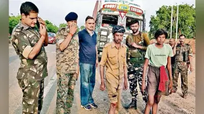 बगोदर : मॉब लिंचिंग रोकने पहुंची पुलिस पर हमला, लाठी चार्ज व फायरिंग, रुक-रुककर हो रहा था पथराव