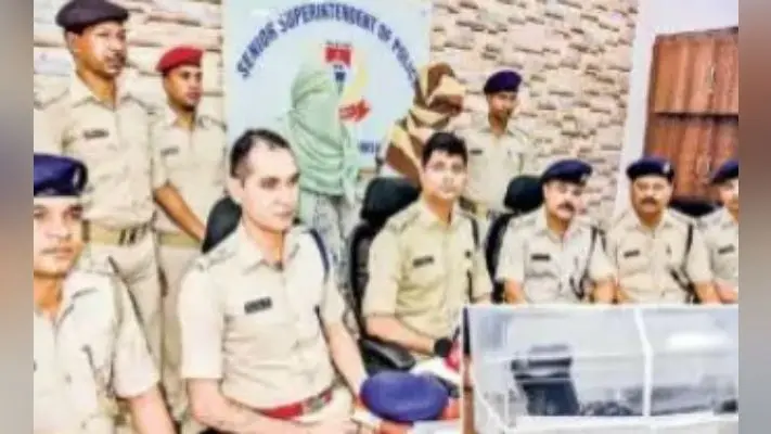मां काे कैंसर था, सही इलाज नहीं किया तो डॉक्टर पर की फायरिंग, दो धराए