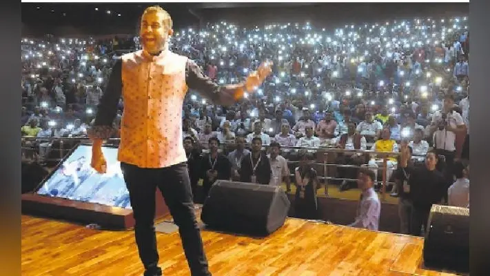 मोबाइल आपके जीवन को दीमक की तरह खा रहा है, इसका कम करें इस्तेमाल