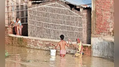 मुजफ्फरपुर : नेपाल से पानी छोड़े जानें के बाद अब आश्रम घाट व लकड़ीढ़ाही में भी घुसा बूढ़ी गंडक का पानी