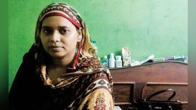 हनुमान चालीसा पाठ में शामिल हुईं इशरत जहां, भक्त व पुलिसकर्मी भिड़े