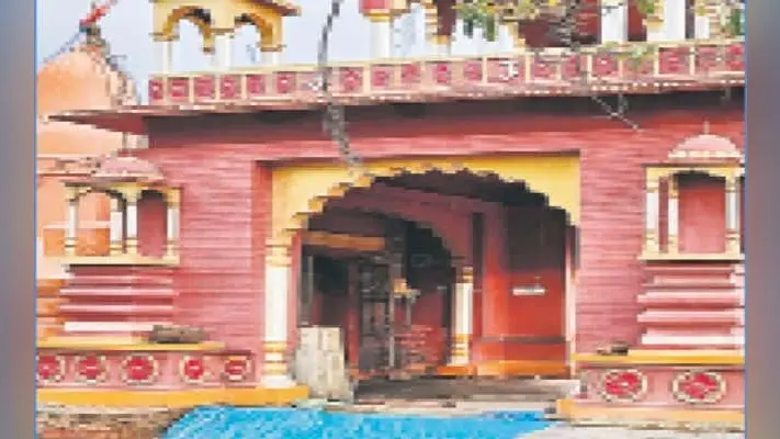रंग-रोगन का काम पूरा लगाये गये सीसी कैमरे