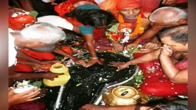 कांवरियों की बढ़ रही कतार, 82 हजार जलार्पण