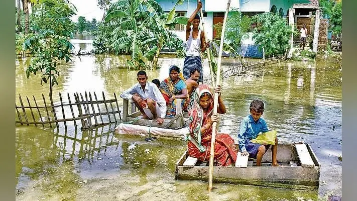 मुजफ्फरपुर : लाल निशान पर पहुंचा बूढ़ी गंडक का पानी, देर रात सिकंदरपुर में 52.53 मीटर पहुंचा जलस्तर, गोरियारी तटबंध टूटा