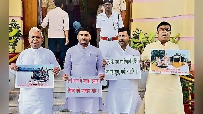मॉनसून सत्र : स्वास्थ्य मंत्री मंगल पांडेय ने विधान परिषद में की घोषणा, आठ जिलों में खुलेंगे बच्चों के आइसीयू