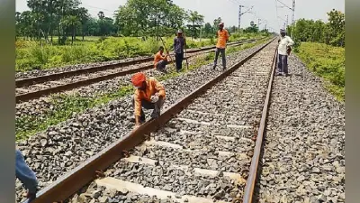 गोरौल : पांच दिनों के अंदर दूसरी बार धंसा ट्रैक
