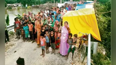 बाढ़ का कहर : विस्थापितों को पेट की चिंता, नहीं जले चूल्हे, पौष्टिक आहार की जगह चूड़ा चीनी