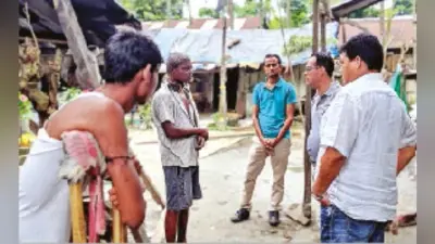 कालचीनी: बदहाल श्रमिक परिवार की मदद के लिए पहुंचे बीडीओ