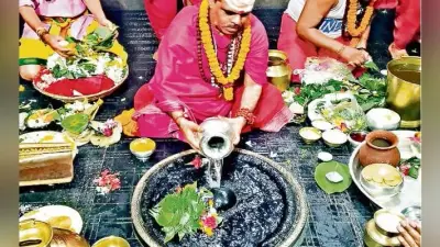 श्रेष्ठ है सोमवारी पर शिवलिंग-पूजन, जानें पूजा की विधि