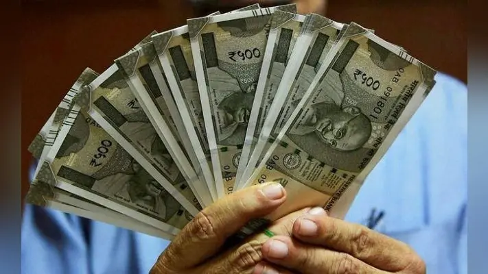 स्टॉक मार्केट में तीन दिन की गिरावट से इन्वेस्टर्स को 4 लाख करोड़ रुपये से अधिक का नुकसान