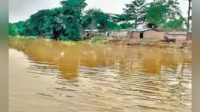 बाढ़ को लेकर खगड़िया में हाइअलर्ट सरकारी कर्मियों की छुट्टी हो गयी रद्द