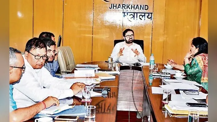 मुख्य सचिव ने सुखाड़ की संभावना को देखते हुए विभागों को किया अलर्ट, कहा किसानों से बात कर एक सप्ताह में बनायें रणनीति