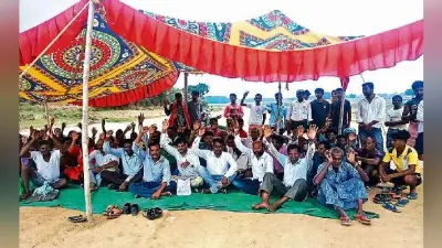 अनगड़ा : ग्रामीणों का सड़क पर धरना, कार्य बाधित
