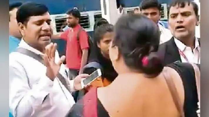 ….जब पटना जंक्शन पर टीटीइ ने महिला यात्री को मारा थप्पड़