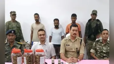 Jharkhand : AK-47 के 1500 कारतूस व नकद के साथ भाकपा माओवादी के तीन नक्सली गिरफ्तार