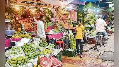महंगाई की मार : बारिश के कारण माल आना हुआ कम, सावन में 20% महंगे हो गये फल