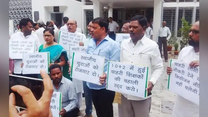मॉनसून सत्र : झारखंड विधानसभा में सीपी सिंह और हेमंत सोरेन भिड़े, सदन दोपहर 2 बजे तक स्थगित