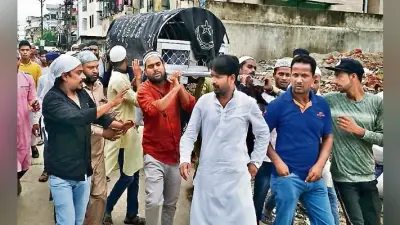 रांची : डोरंडा कब्रिस्तान में सुपुर्द-ए-खाक हुई फलक, पिता, रिश्तेदार और आसपास के लोगों ने दी मिट्टी
