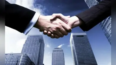 पटना : रहने को ली जमीन, करने लगे कारोबार, यह है बड़े लोगों का हाल