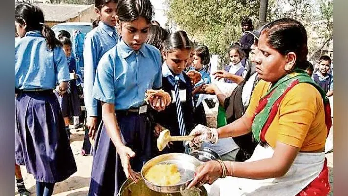 झारखंड में गर्मी छुट्टी में भी छात्रों को मिलेगा मध्याह्न भोजन